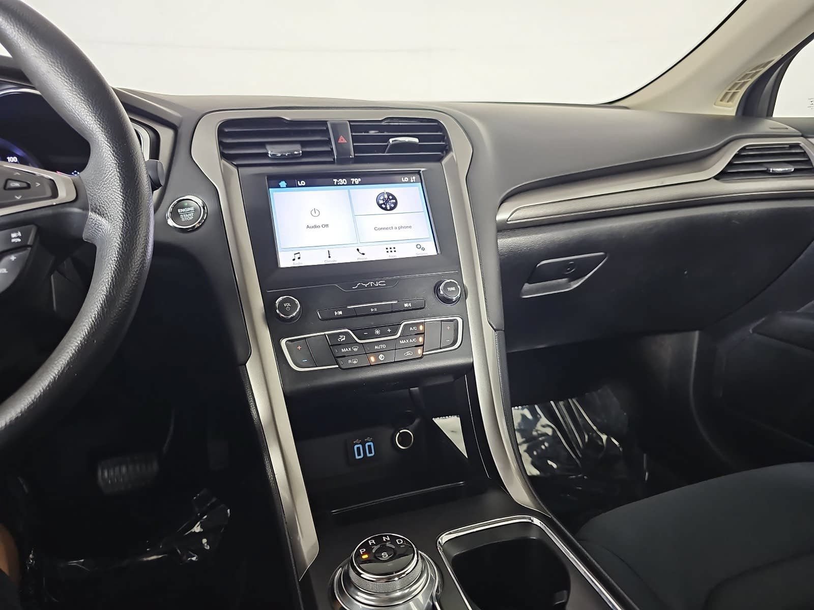 Used 2019 Ford Fusion SE FWD image 19