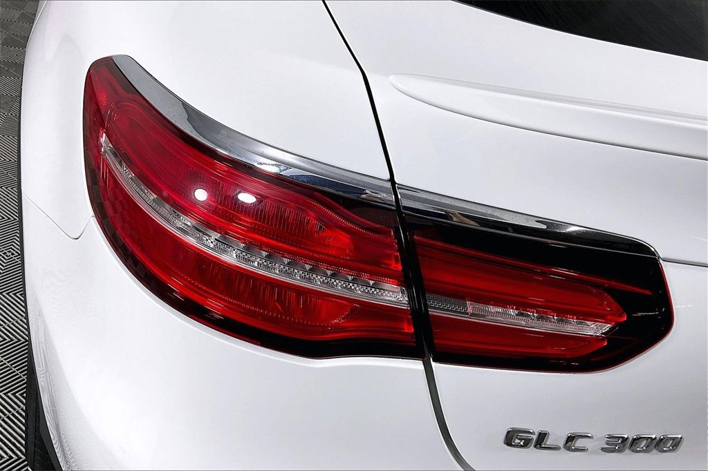 Used 2017 Mercedes-Benz GLC 300 4MATIC Coupe w/ Premium 2 Package image 28