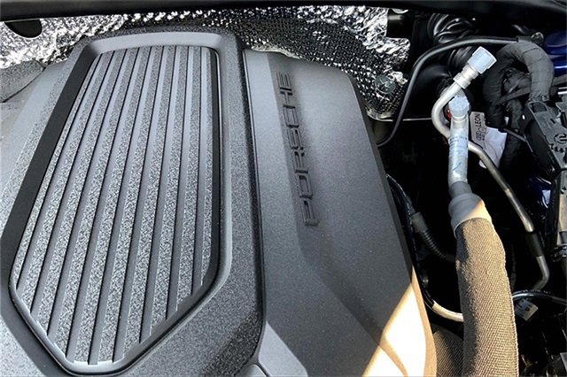 New 2025 Porsche Macan Turbo image 40