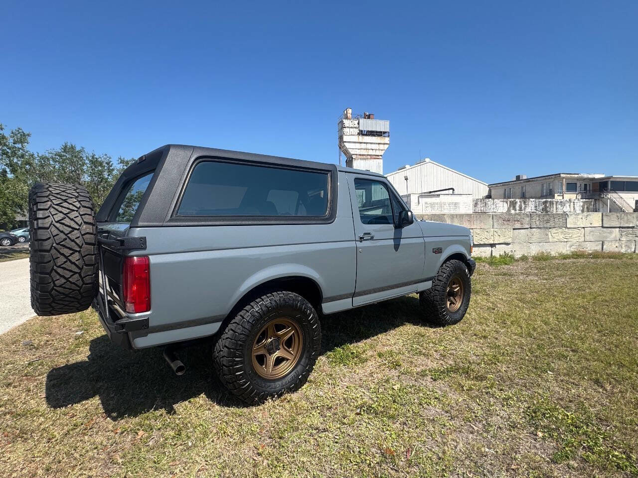 Used 1995 Ford Bronco XLT image 34