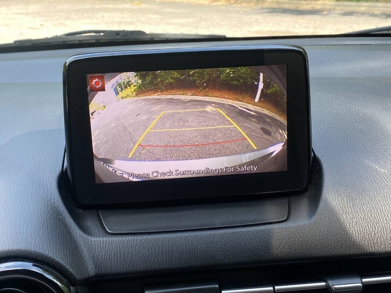 Used 2019 Toyota Yaris LE FWD image 27