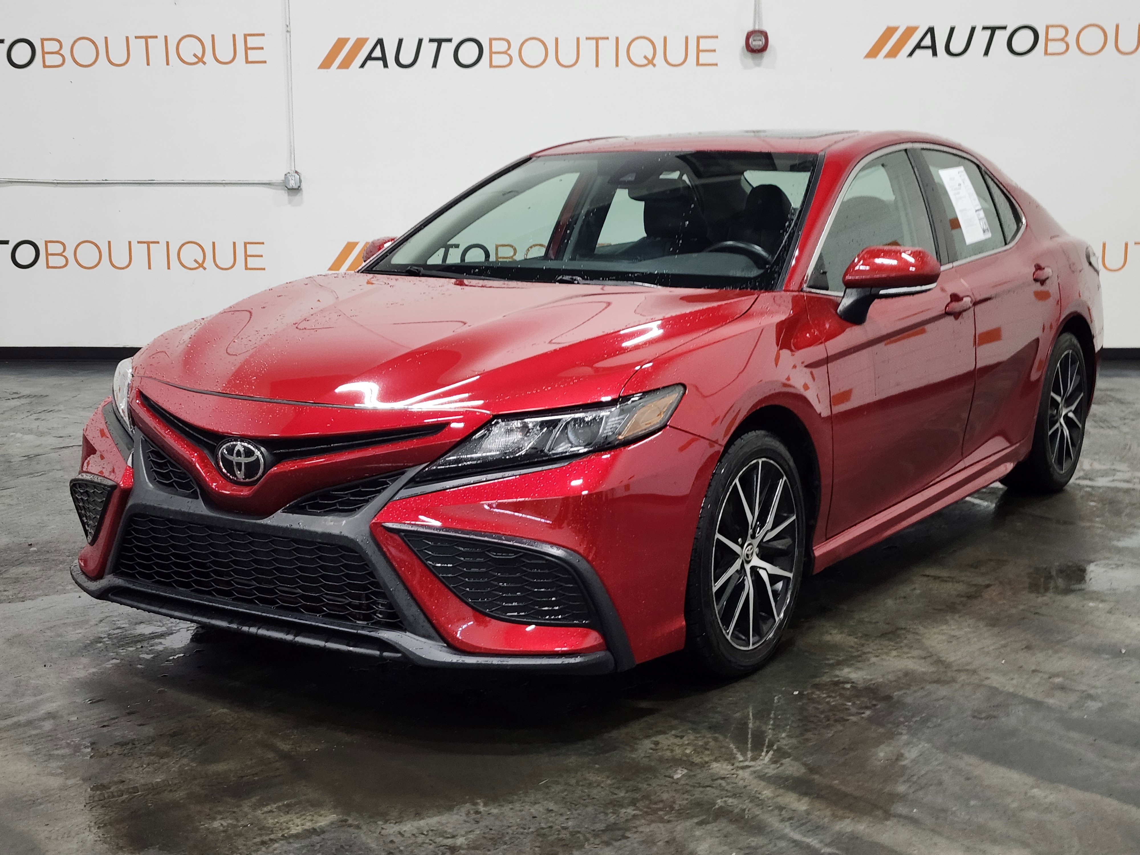 Used 2021 Toyota Camry SE image 5