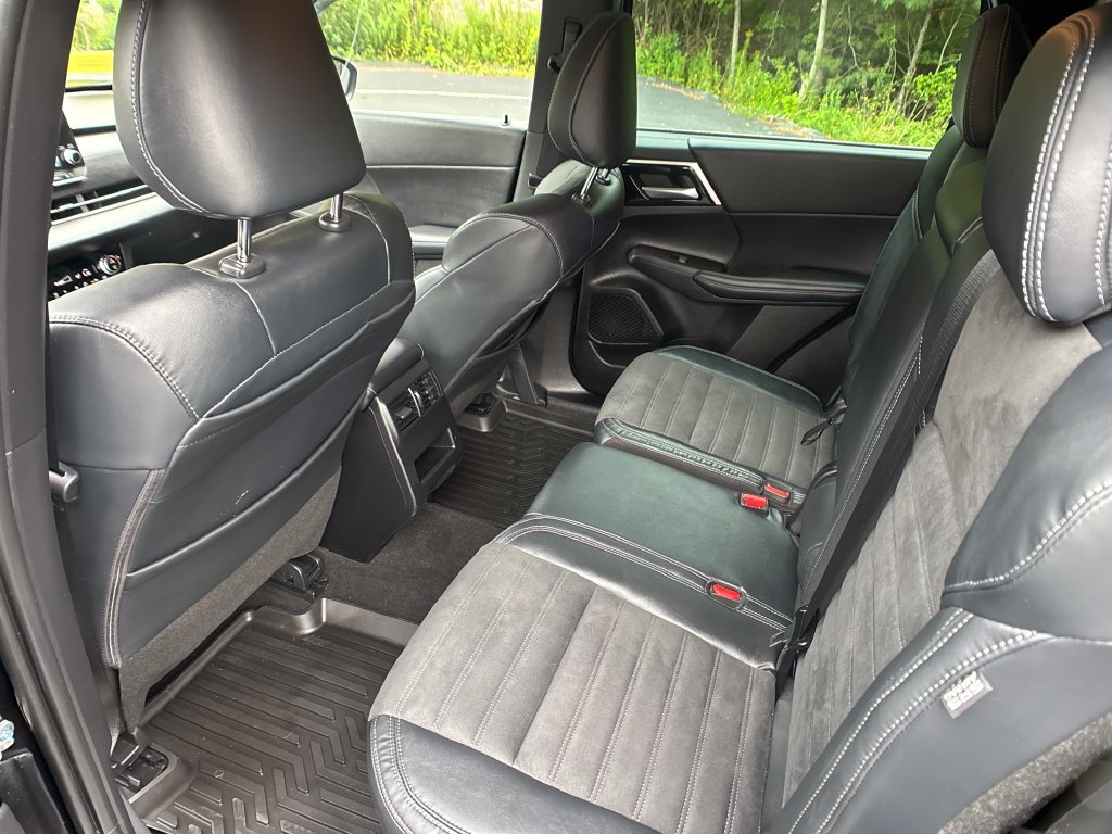 Used 2023 Mitsubishi Outlander SE AWD/4WD image 22