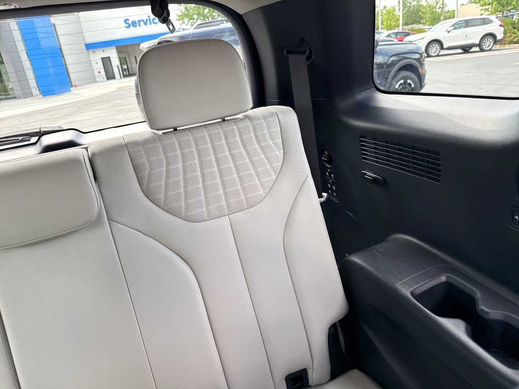 Used 2024 Hyundai Palisade Limited AWD/4WD image 27
