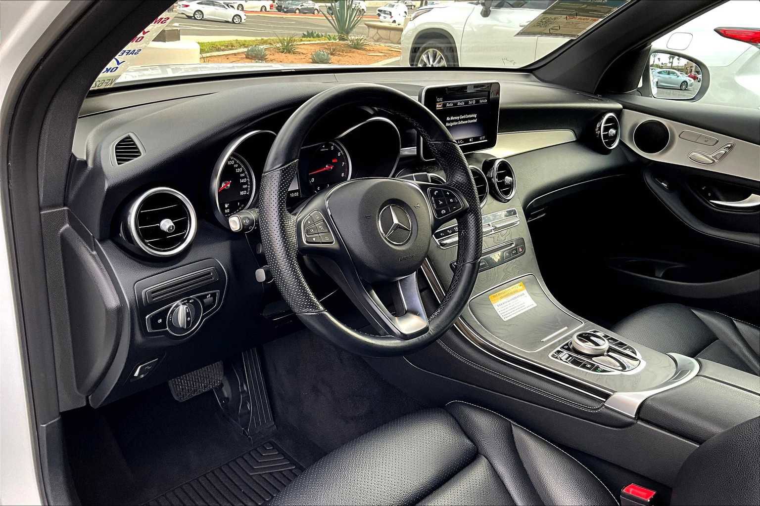Used 2019 Mercedes-Benz GLC 300 4MATIC image 15