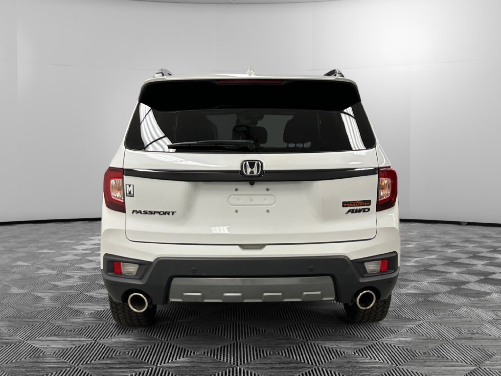Used 2025 Honda Passport TrailSport image 4