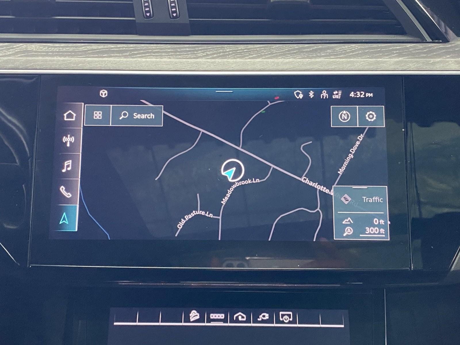 Used 2022 Audi e-tron Premium image 26