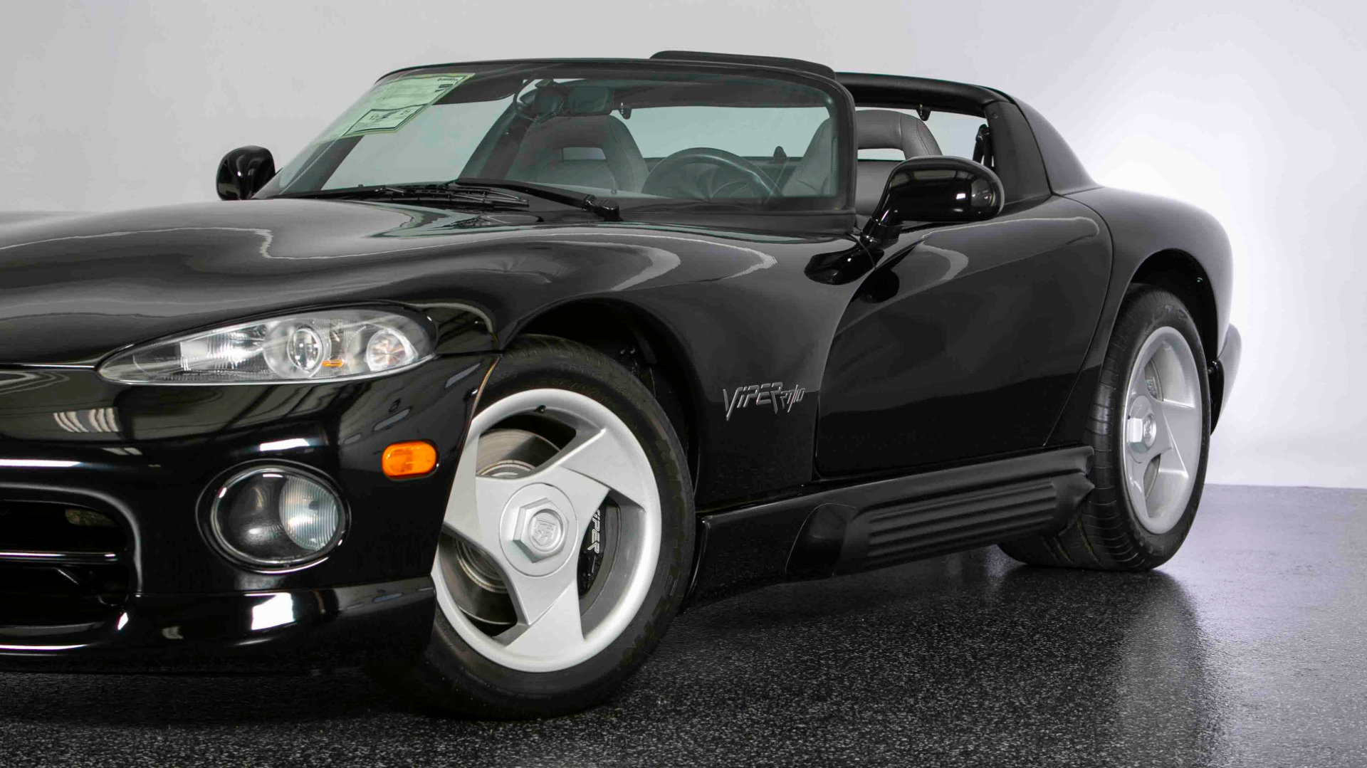 Used 1995 Dodge Viper RT/10 RWD image 14