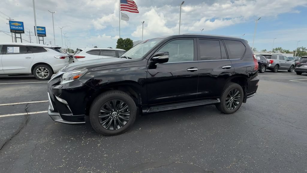 Used 2022 Lexus GX 460 Premium w/ Accessory Package AWD/4WD image 4