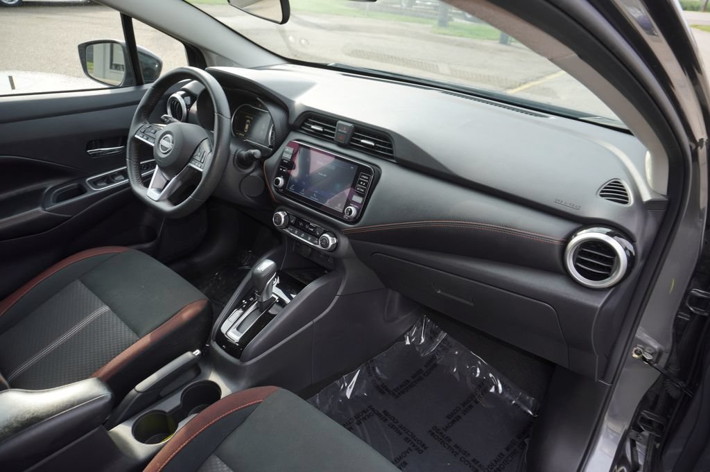 Used 2024 Nissan Versa SR FWD image 27