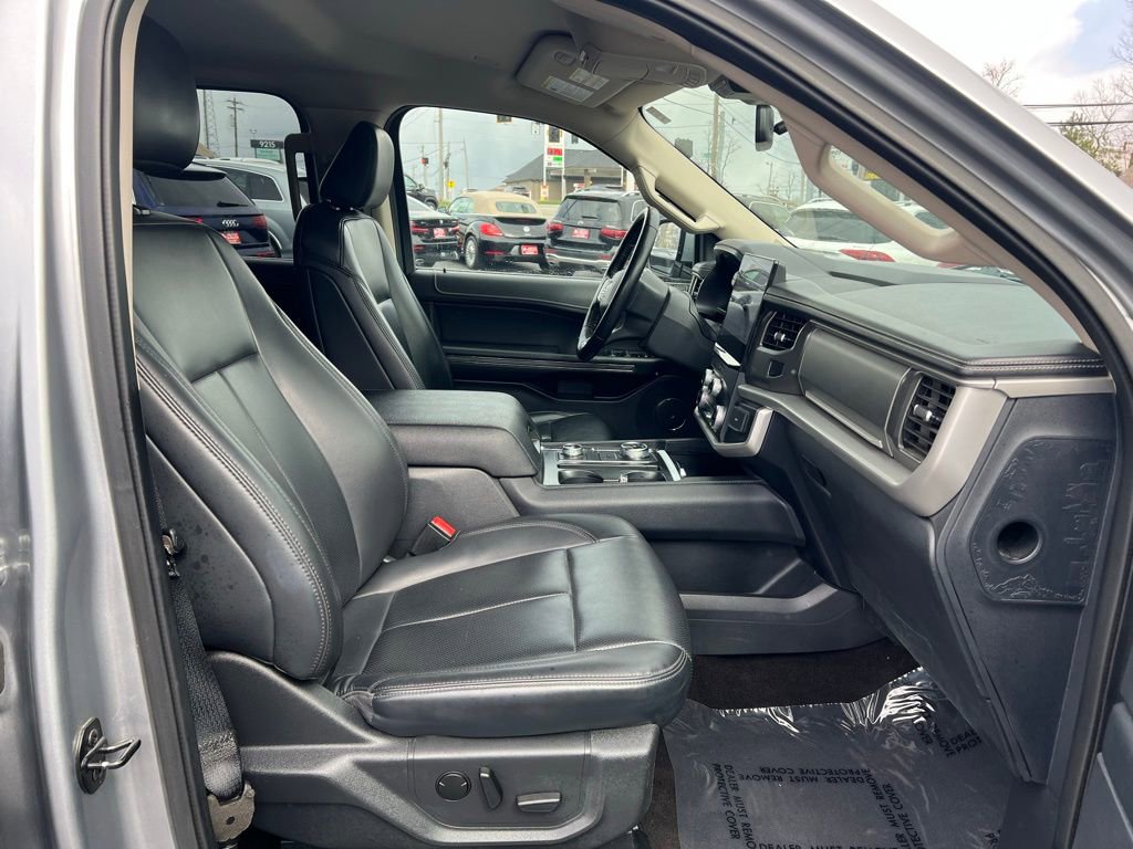Used 2023 Ford Expedition Max XLT image 29