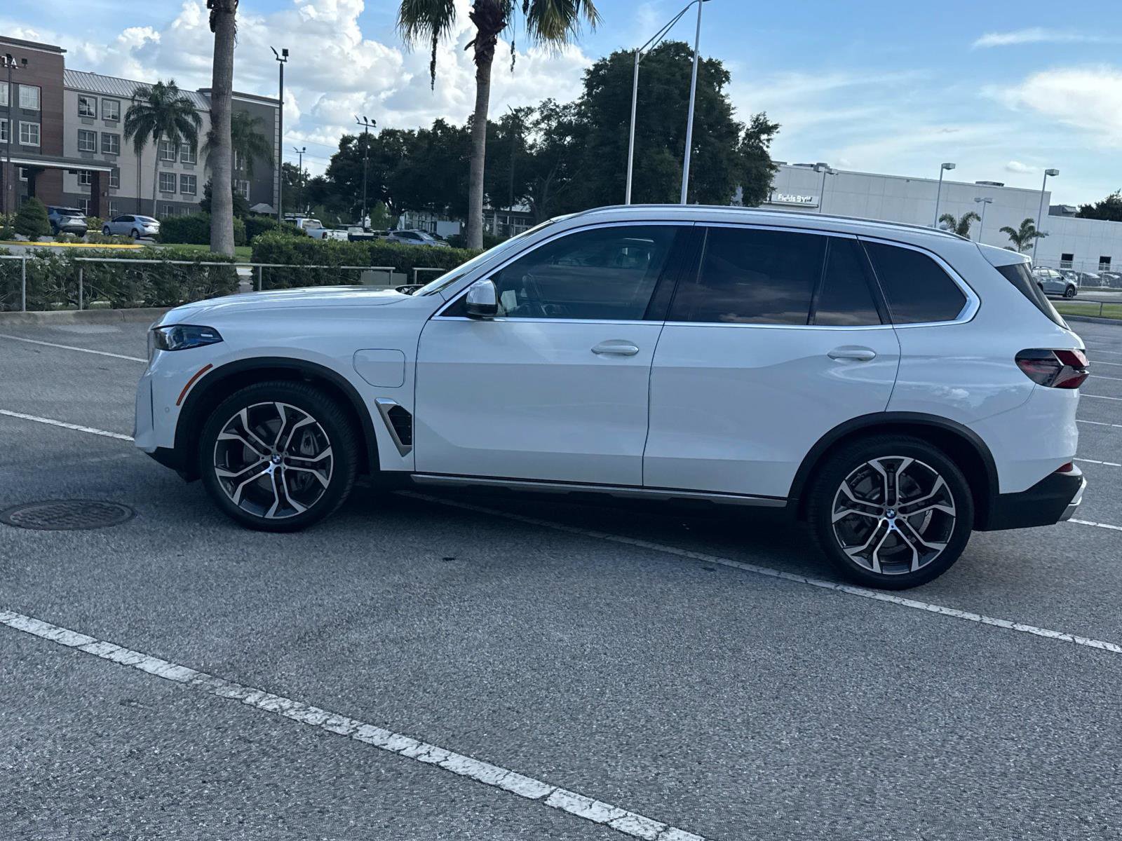 Certified 2025 BMW X5 xDrive50e w/ Parking Assistance Package image 7