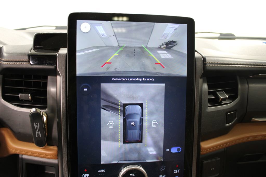 Used 2022 Ford Expedition Platinum image 36