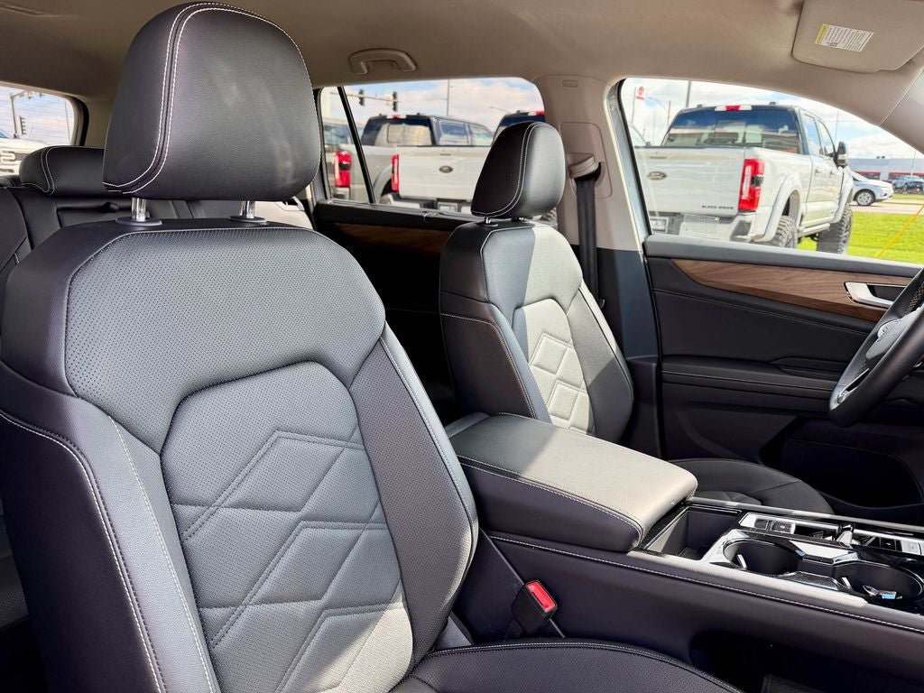 Used 2025 Volkswagen Atlas SE image 22