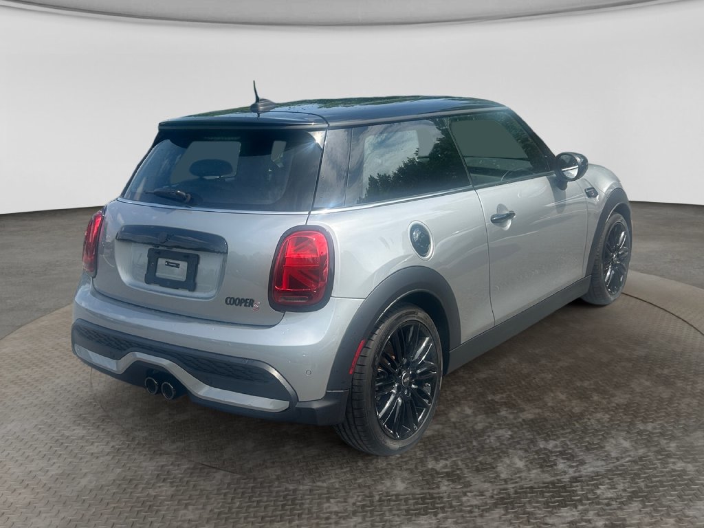 Used 2024 MINI Cooper S w/ Signature Upholstery Package FWD image 6