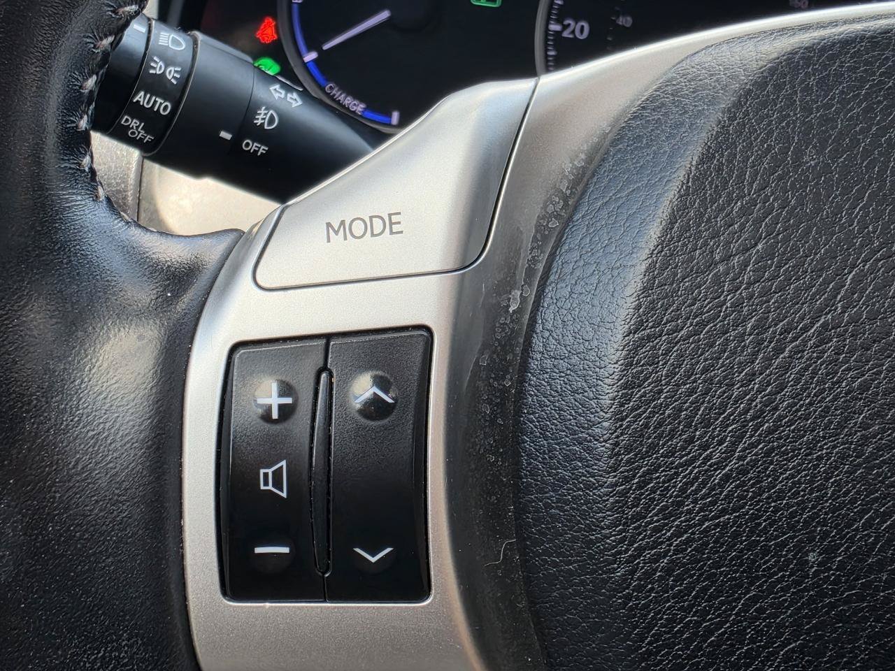 Used 2013 Lexus CT 200h w/ Premium Pkg w/Navigation FWD image 21