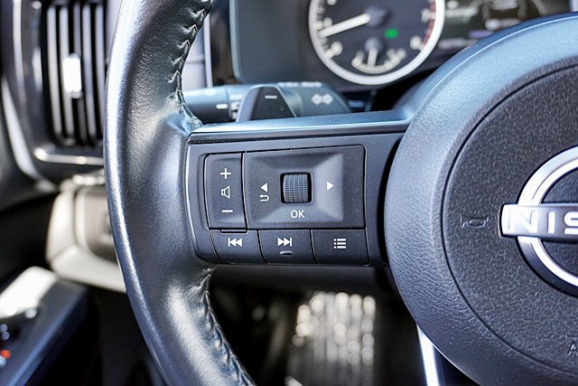 Used 2024 Nissan Pathfinder SV FWD image 46