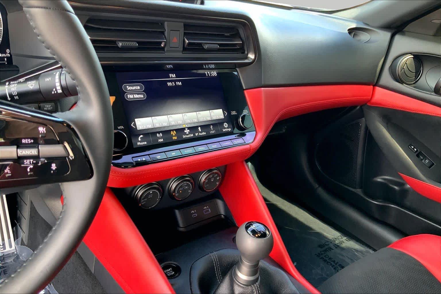 Used 2025 Nissan Z Performance w/ Floor Mat Package RWD image 7