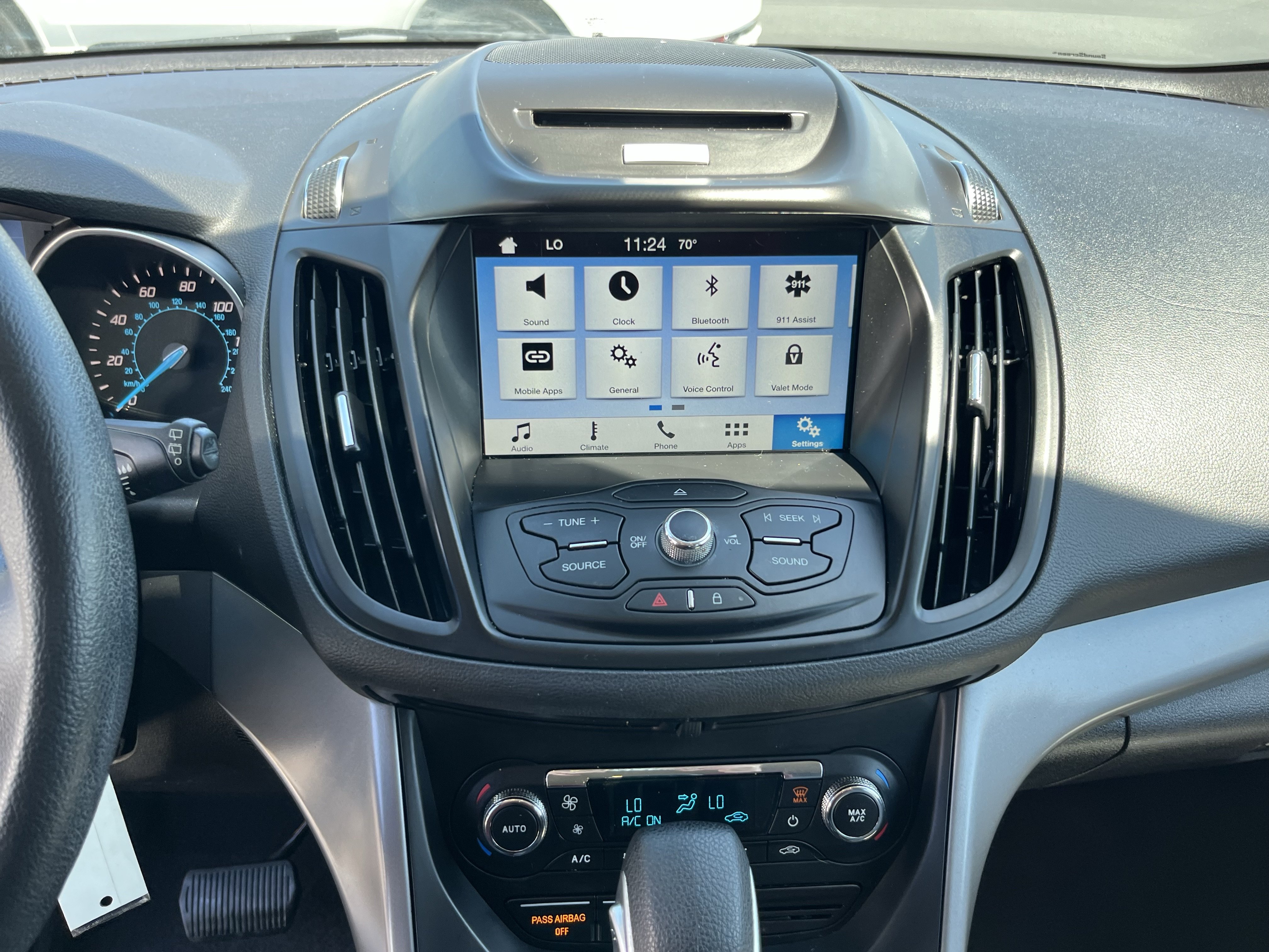 Used 2016 Ford Escape SE w/ Equipment Group 201A FWD image 19