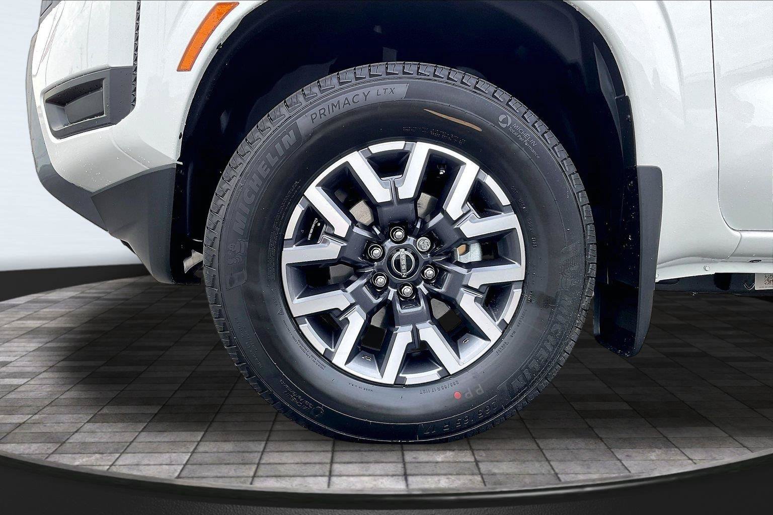 New 2026 Nissan Frontier SV w/ SV Convenience Package AWD/4WD image 11
