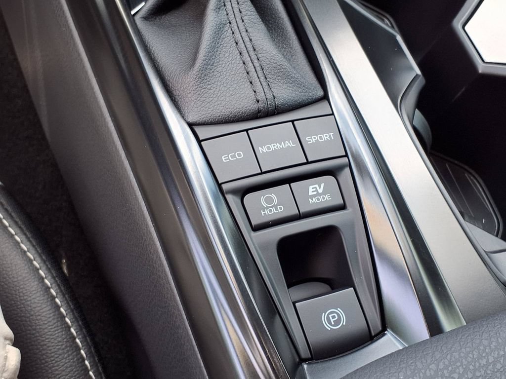 Used 2026 Toyota Camry SE FWD image 25