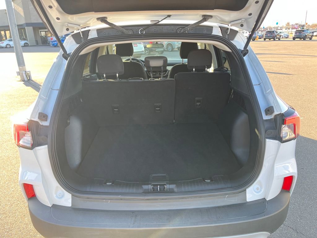 Used 2022 Ford Escape SE image 34