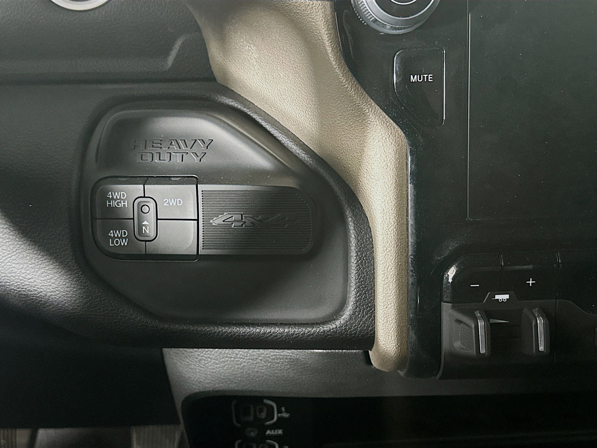 Used 2024 RAM 2500 Laramie w/ Safety Group image 26