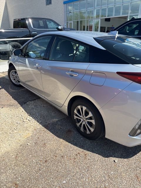 Used 2020 Toyota Prius Prime XLE FWD image 4