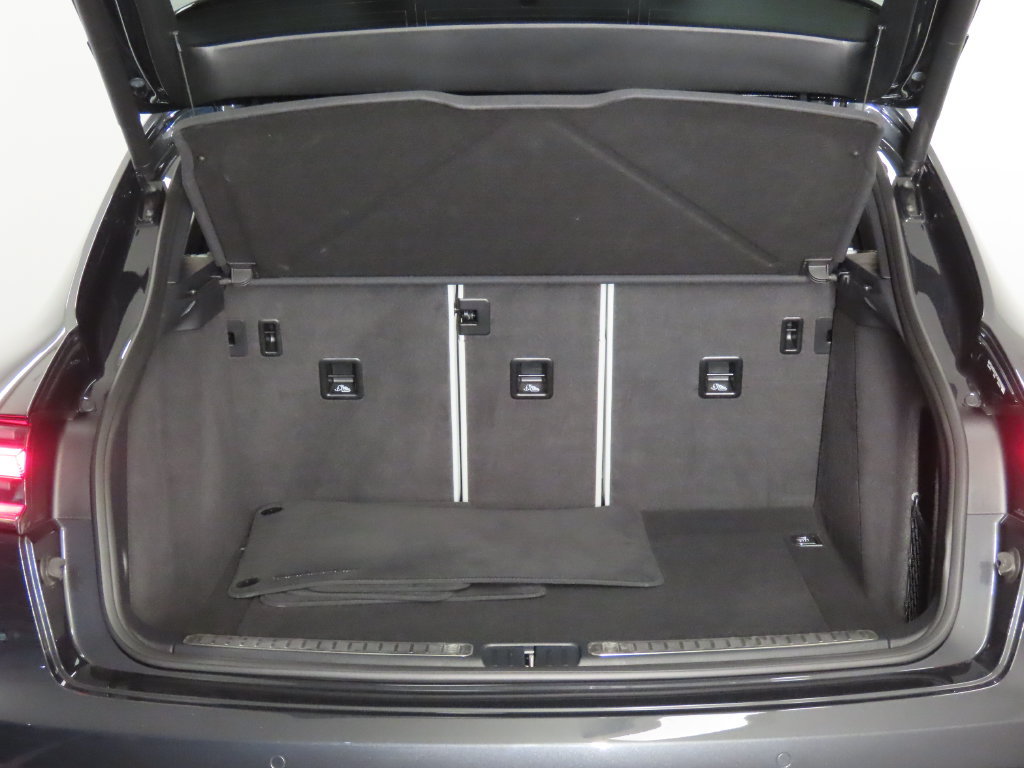 Certified 2023 Porsche Macan S AWD/4WD image 45