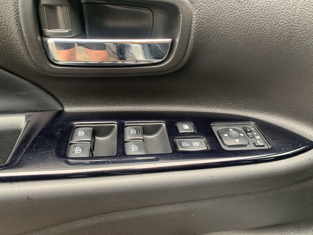 Used 2020 Mitsubishi Outlander LE AWD/4WD image 13