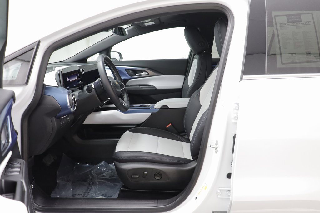 Certified 2025 Chevrolet Equinox EV LT image 6