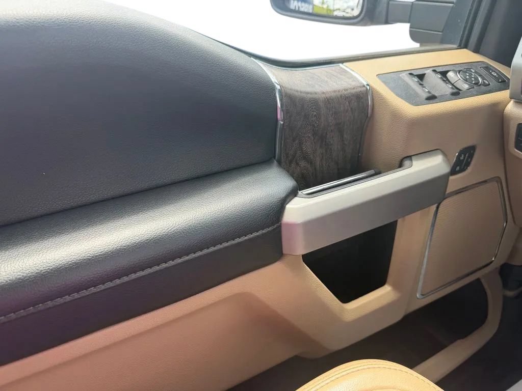 Used 2019 Ford F350 Lariat w/ Lariat Ultimate Package AWD/4WD image 12