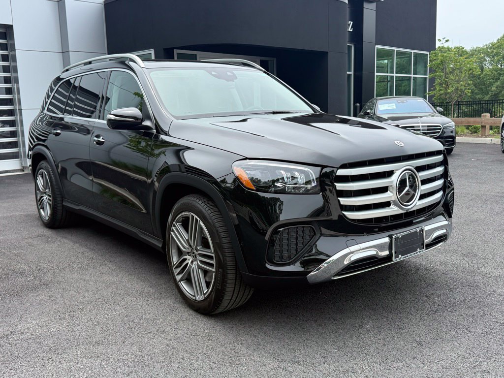 Used 2026 Mercedes-Benz GLS 450 4MATIC image 1