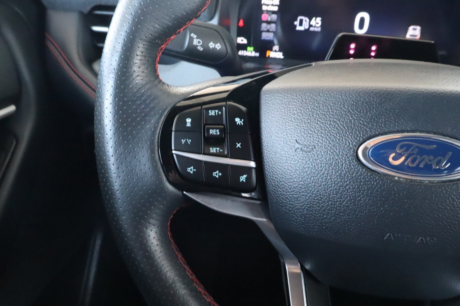 Used 2025 Ford Explorer ST-Line AWD/4WD image 24