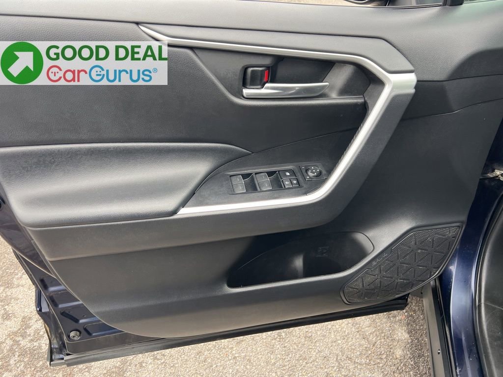 Used 2022 Toyota RAV4 XLE w/ Convenience Package image 21