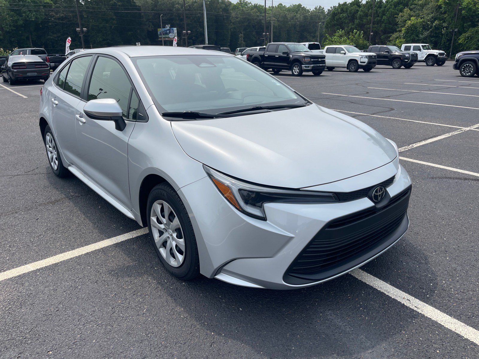 Used 2026 Toyota Corolla LE FWD image 1
