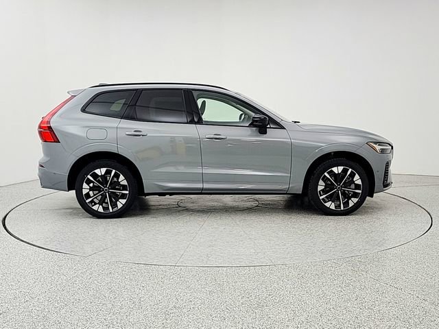 New 2026 Volvo XC60 T8 Plus w/ Climate Package AWD/4WD image 4