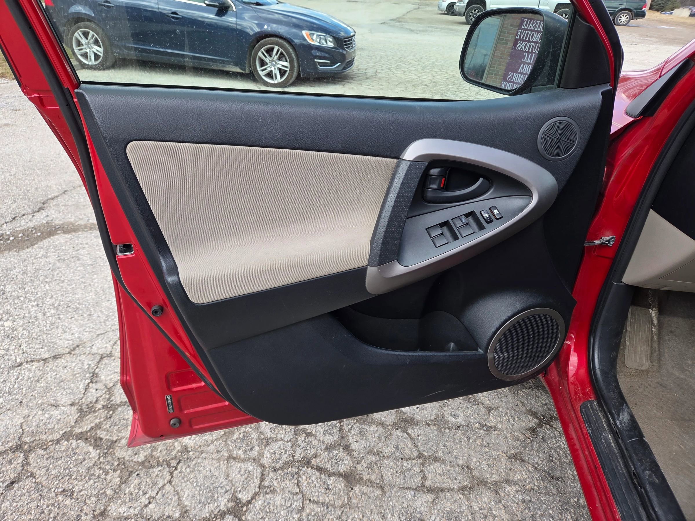 Used 2007 Toyota RAV4 Limited image 12