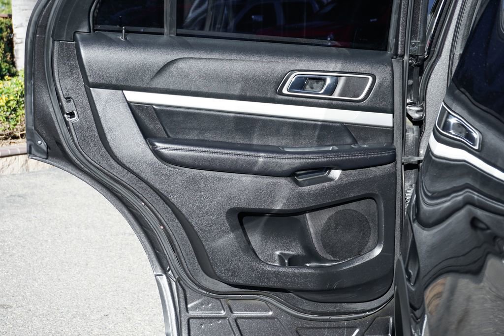Used 2017 Ford Explorer XLT w/ Equipment Group 201A image 31