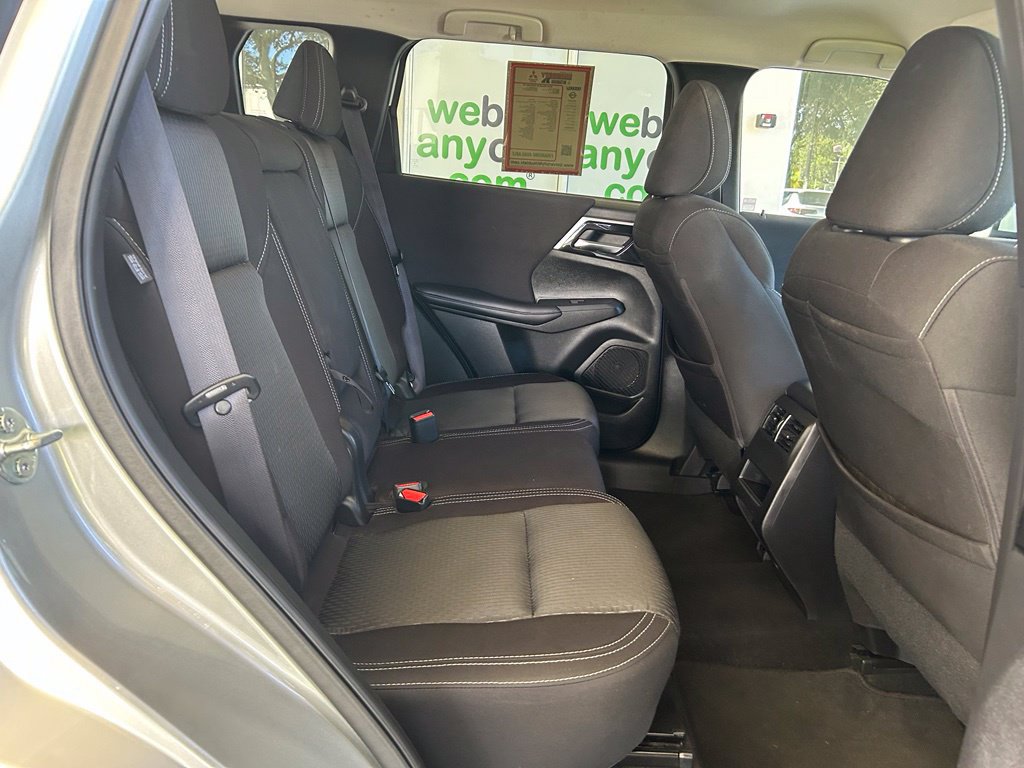 Used 2024 Mitsubishi Outlander ES FWD image 23