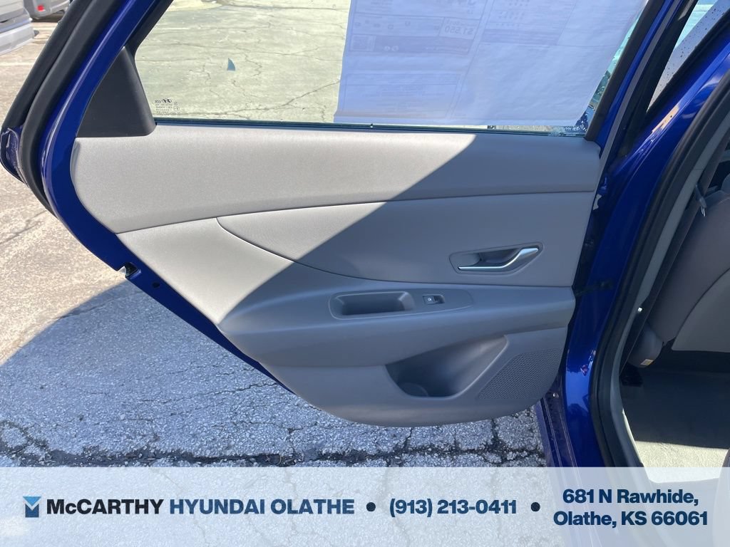 Used 2025 Hyundai Elantra Sport FWD image 21