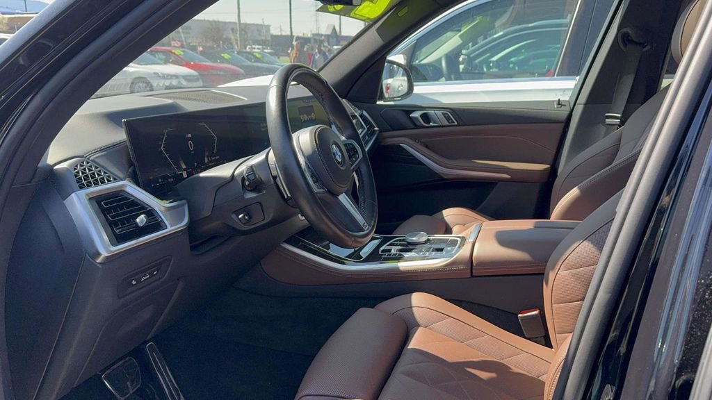 Used 2024 BMW X5 sDrive40i w/ M Sport Package image 33