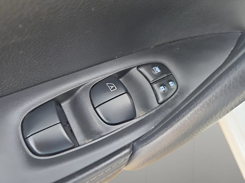 Used 2022 Nissan Rogue Sport S AWD/4WD image 11
