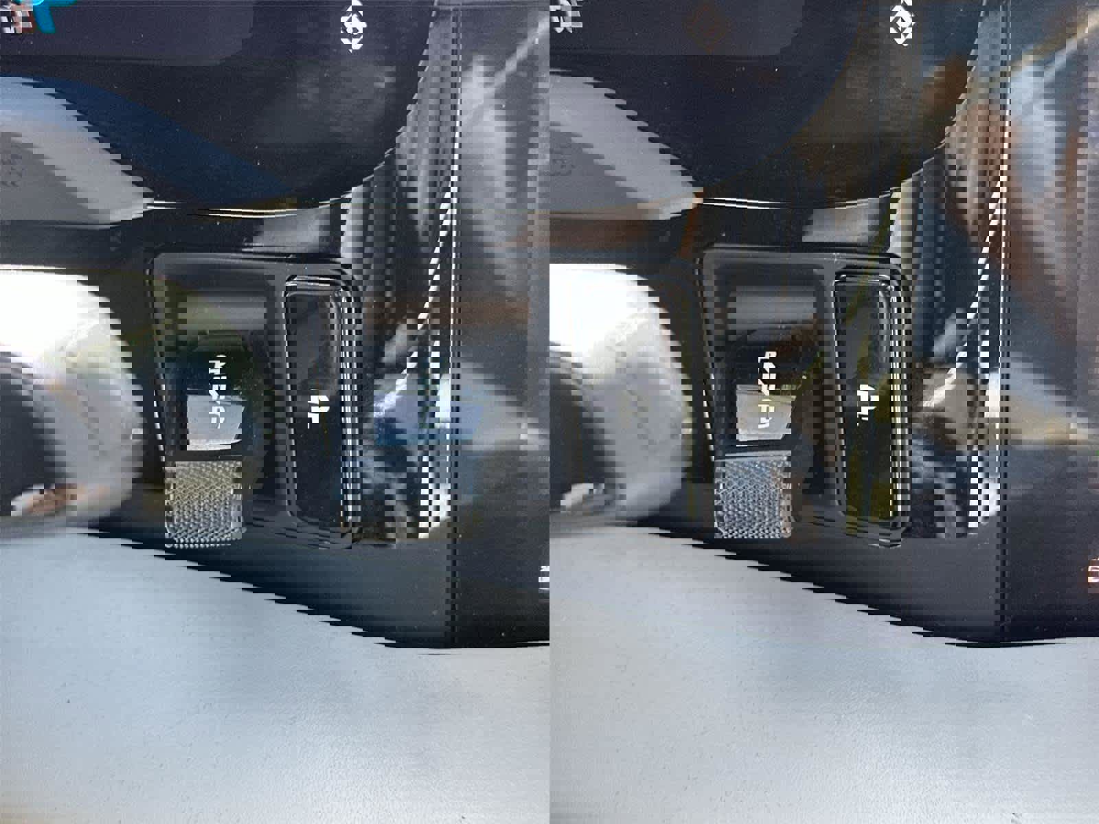 Used 2022 Porsche Taycan 4S AWD/4WD image 18