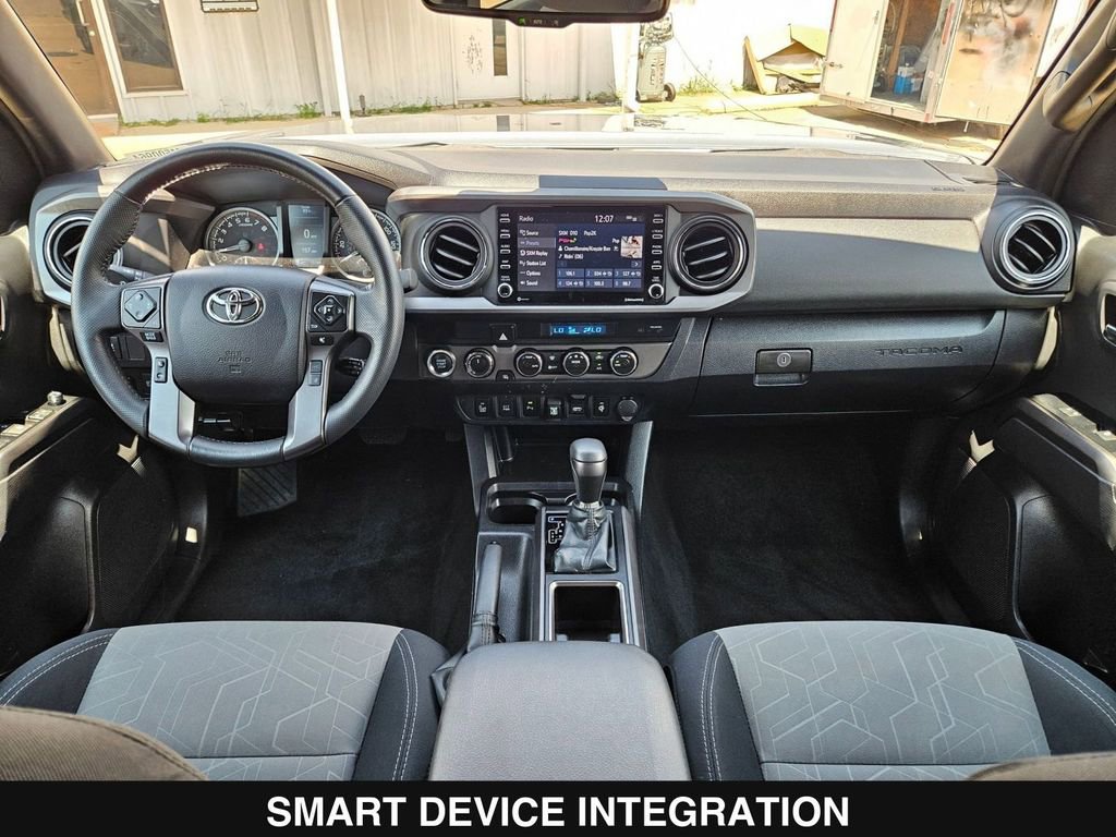 Used 2022 Toyota Tacoma TRD Off-Road w/ Technology Package AWD/4WD image 19