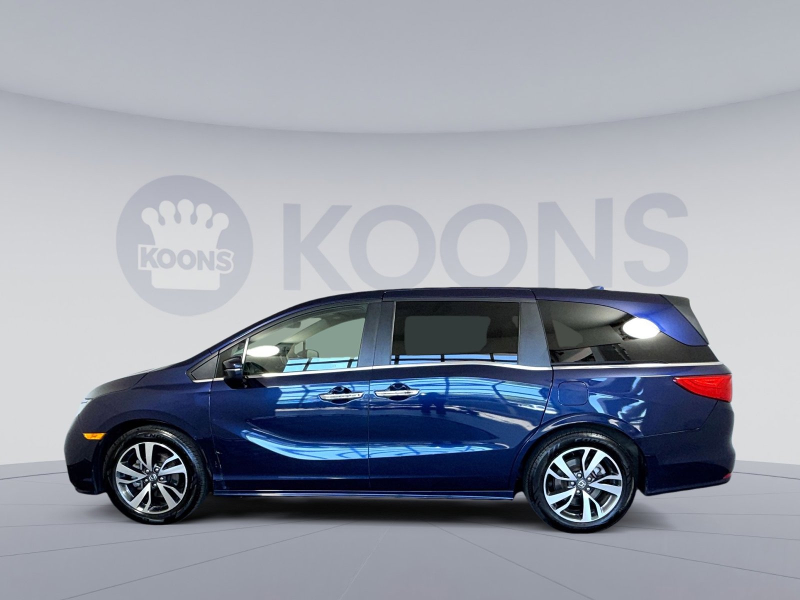 Used 2022 Honda Odyssey Touring image 2