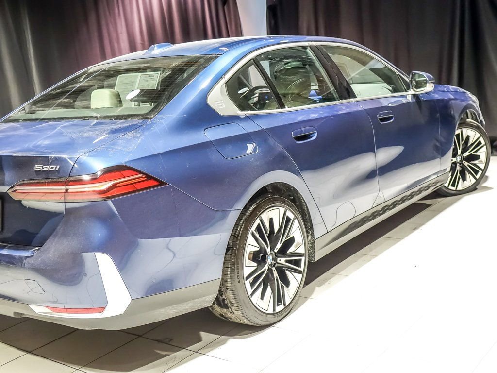 Used 2024 BMW 530i xDrive w/ Premium Package image 12