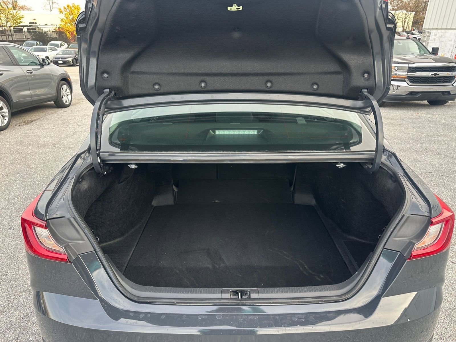 Used 2025 Toyota Camry LE image 30