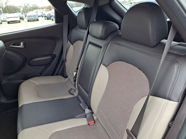 Used 2011 Hyundai Tucson GLS image 16