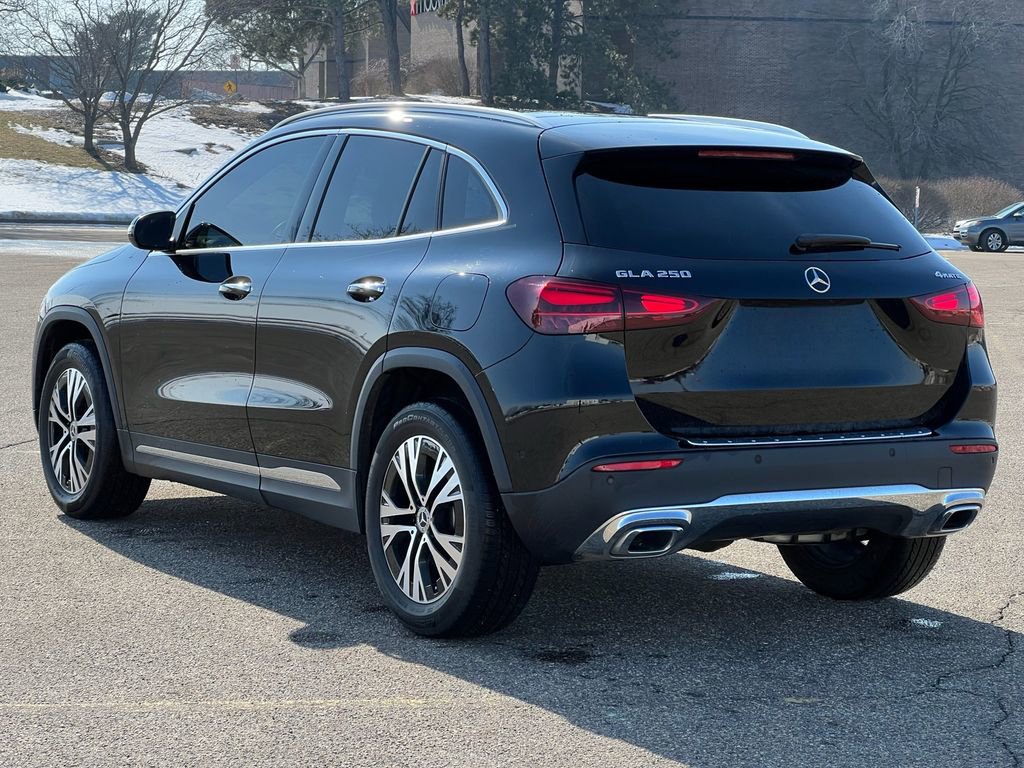 Used 2025 Mercedes-Benz GLA 250 4MATIC image 10
